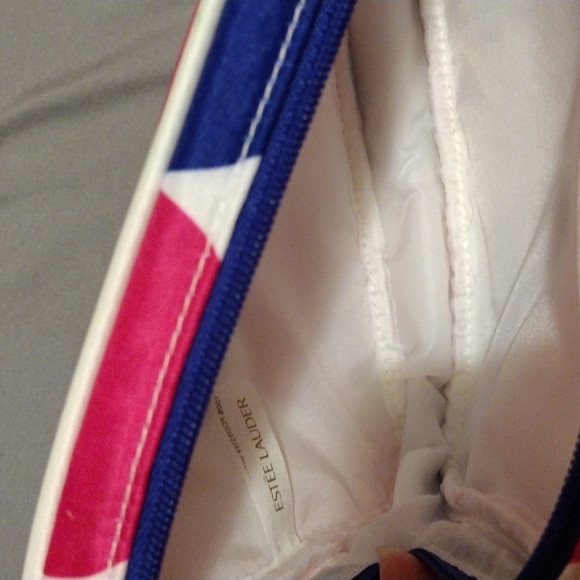 ESTEE LAUDER Bags - Picture 3 of 9